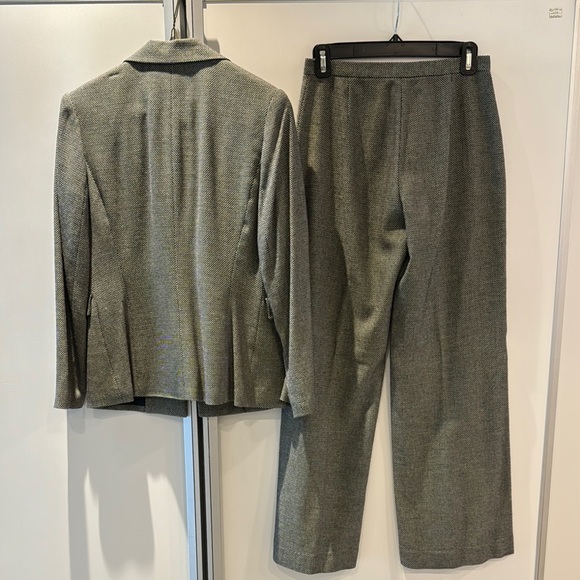 The Limited Gray Women's Blazer & matching pants - Picture 3 of 7